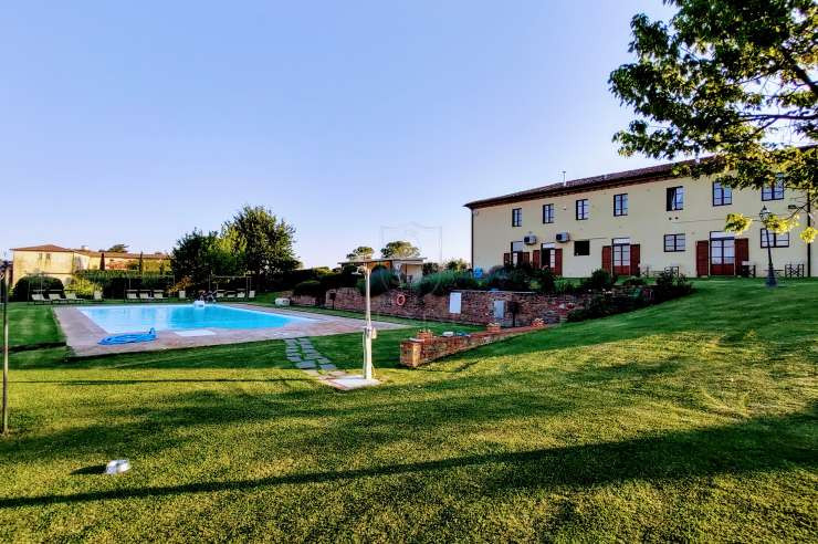 Castiglion Fiorentino - 11 - 600 mq - € 1.000.000,00