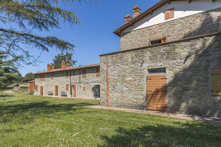Loro Ciuffenna - 21 - 955 mq - € 1.180.000,00