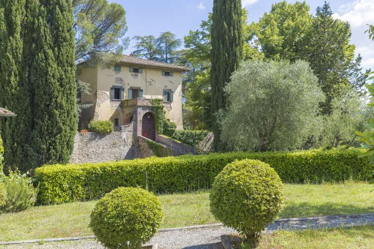 Radda in Chianti - 30 - 2400 mq - € 12.300.000,00