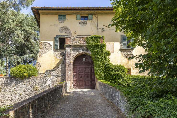 Radda in Chianti - 30 - 2400 mq - € 12.300.000,00