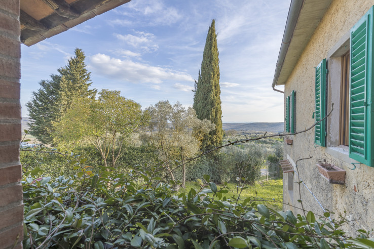 A Dream Come True in the Chianti Hills: Farmhouse with Pool and Breathtaking Views