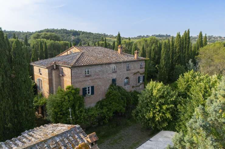 Sinalunga - 10 - 675 mq - € 1.200.000,00