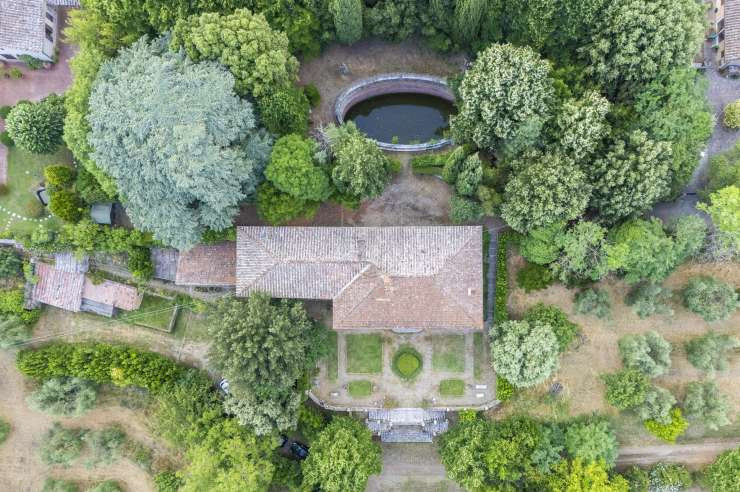 Siena - 7 - 804 mq - € 2.200.000,00