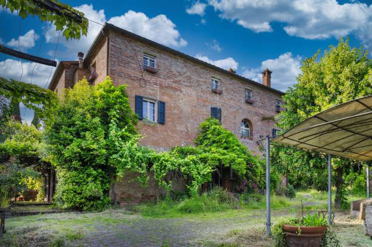 Sinalunga - 10 - 675 mq - € 1.200.000,00