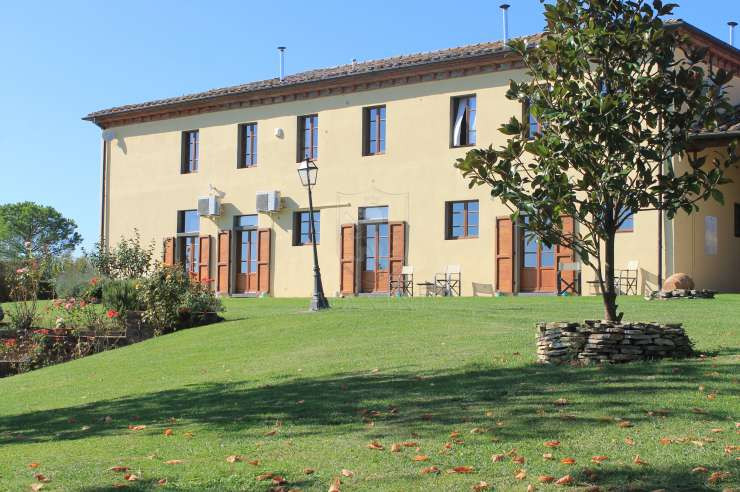 Castiglion Fiorentino - 11 - 600 mq - € 1.000.000,00