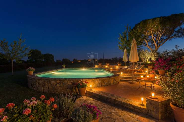 Lucignano - 4 - 270 mq - € 650.000,00