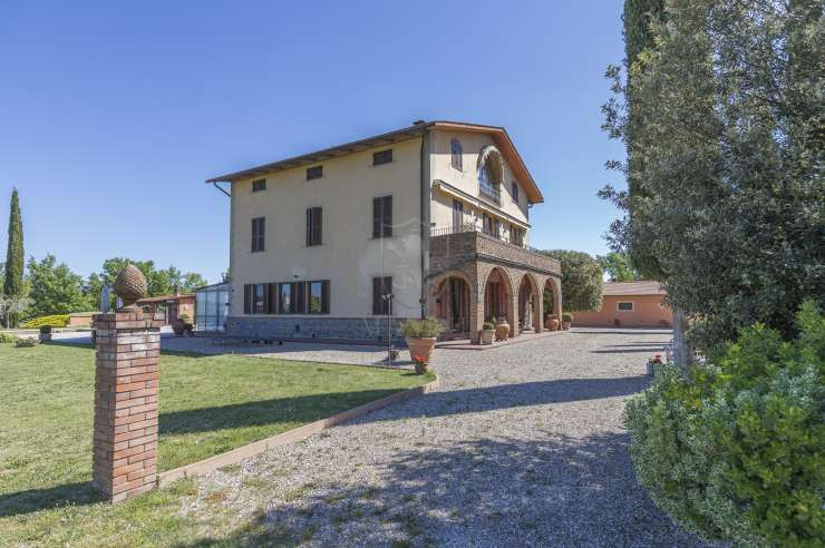 Cortona - 10 - 1000 mq - € 2.200.000,00