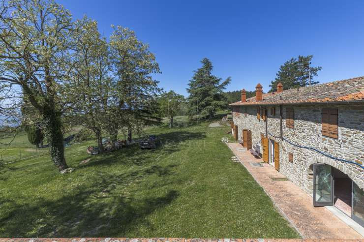 Loro Ciuffenna - 21 - 955 mq - € 1.180.000,00