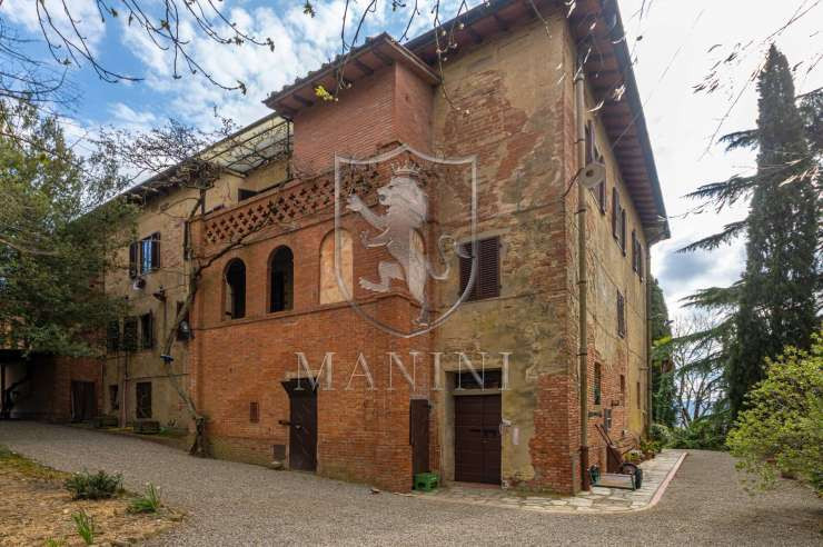 Castiglione del Lago - 12 - 1000 mq - € 850.000,00