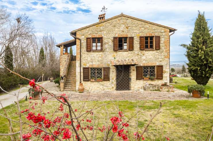 Sarteano - 4 - 350 mq - € 700.000,00