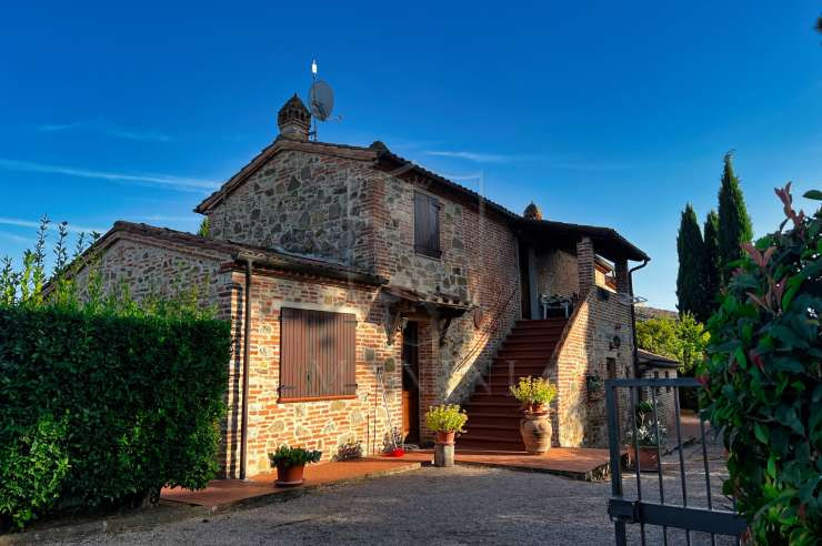 Castiglione del Lago - 10 - 300 mq - € 800.000,00