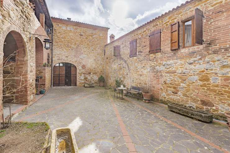 Trequanda - 5 - 458 mq - € 950.000,00