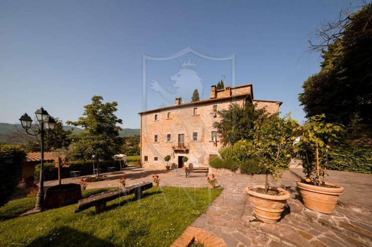 Cortona - 12 - 1160 mq - € 1.950.000,00