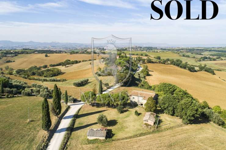 Castiglione del Lago - 4 - 257 mq - € 200.000,00